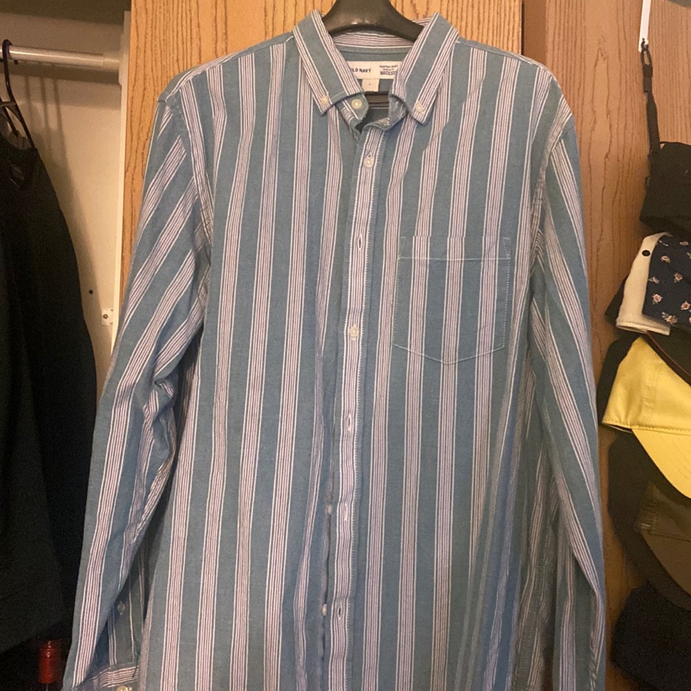 NWOT Mens button down shirt